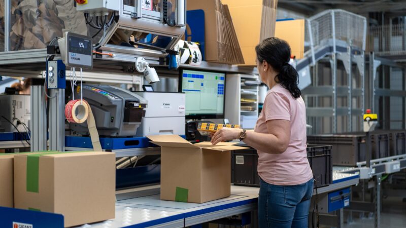 Ergonomische Packplätze bei Moosmayer