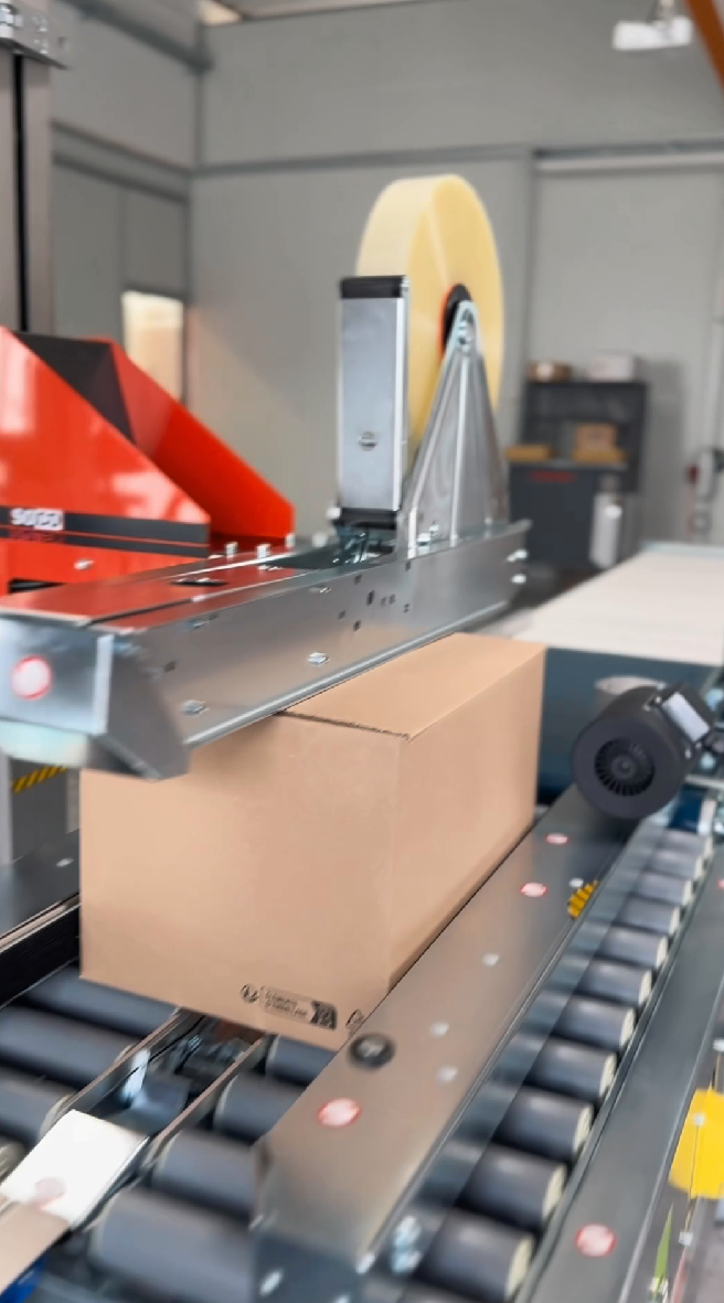 Kartonverschlussmaschine